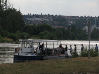 Elektrická přívozní loď Troja na Císařský ostrov